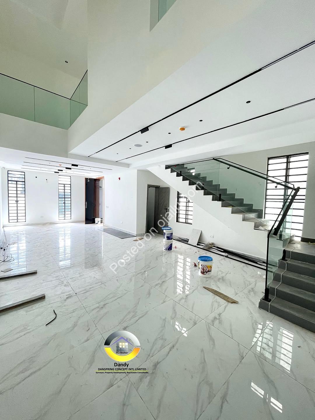 Lekki’s Ultimate 4-Bedroom Haven with Rooftop Oasis