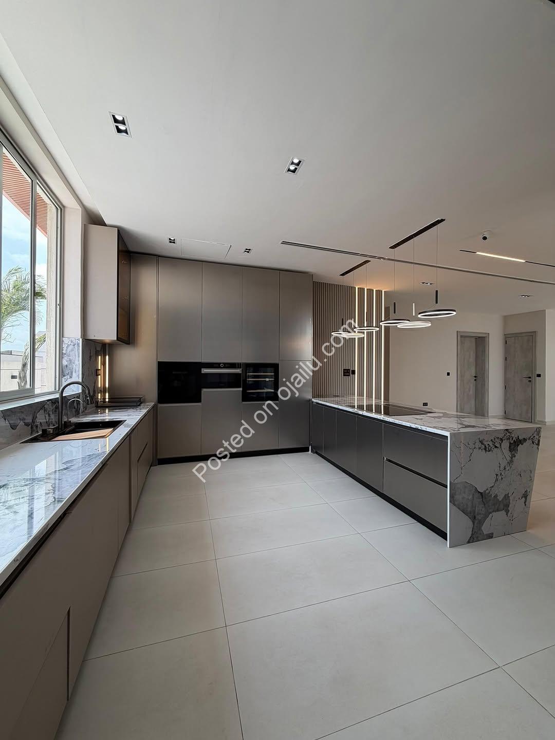 Lekki’s Elite Penthouse: Pool, Gym & Skyline Views