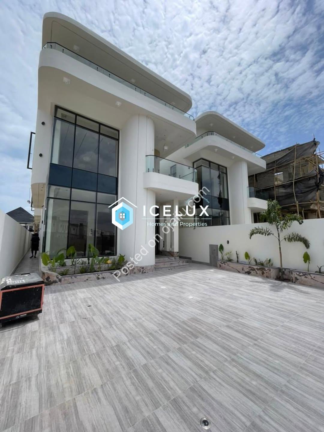 Orchid Lekki’s Ultimate 5-Bedroom Haven with Pool