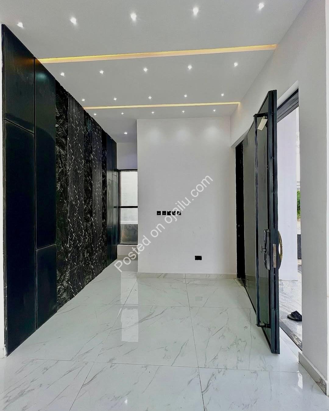 Exclusive 5-Bed Haven with Pool in Lekki County