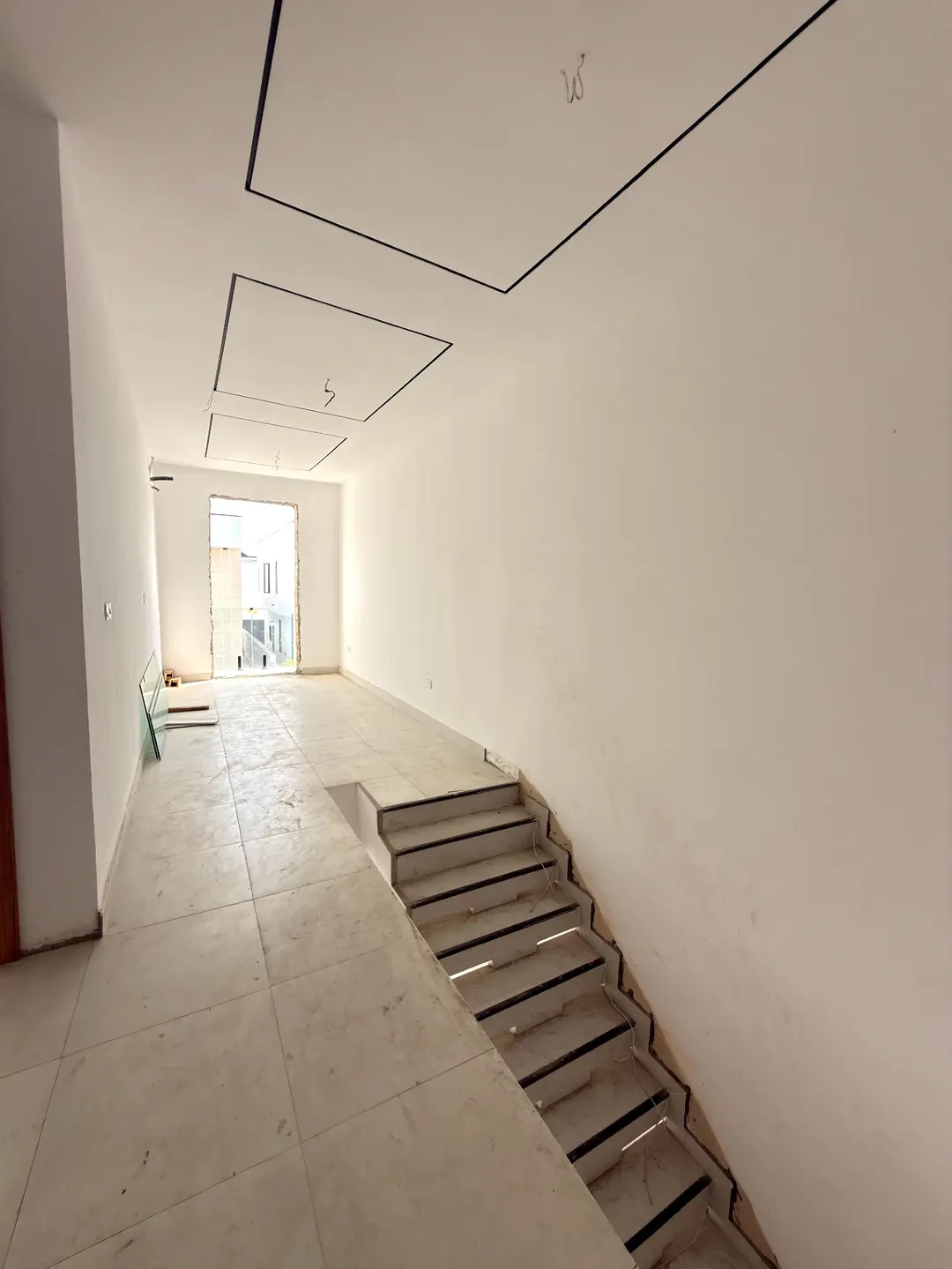 Dream Home Alert: 4BED Ensuite Paradise in Chevron Toll