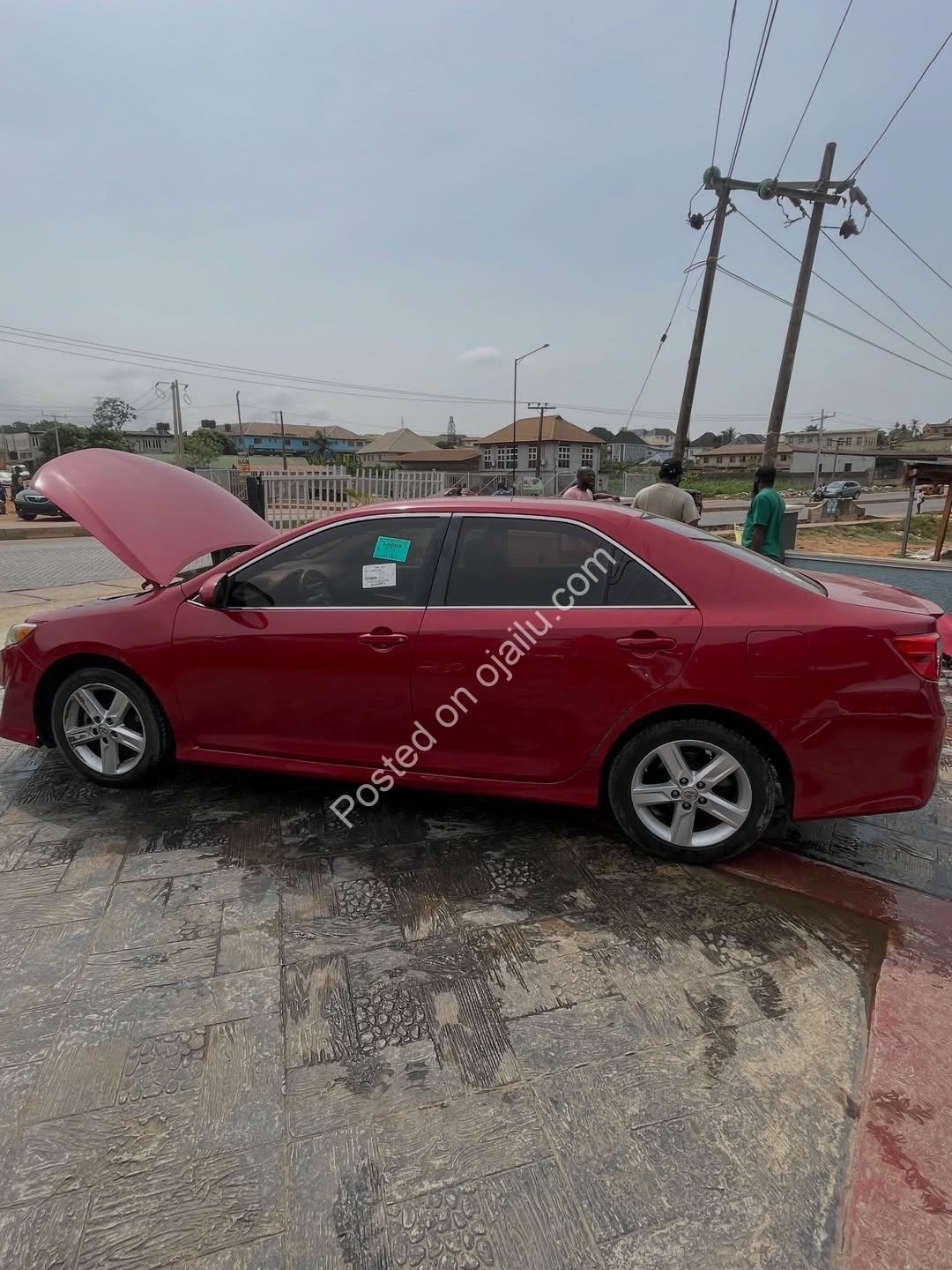 2013 Toyota Camry: Accident-Free & Ready for Lagos