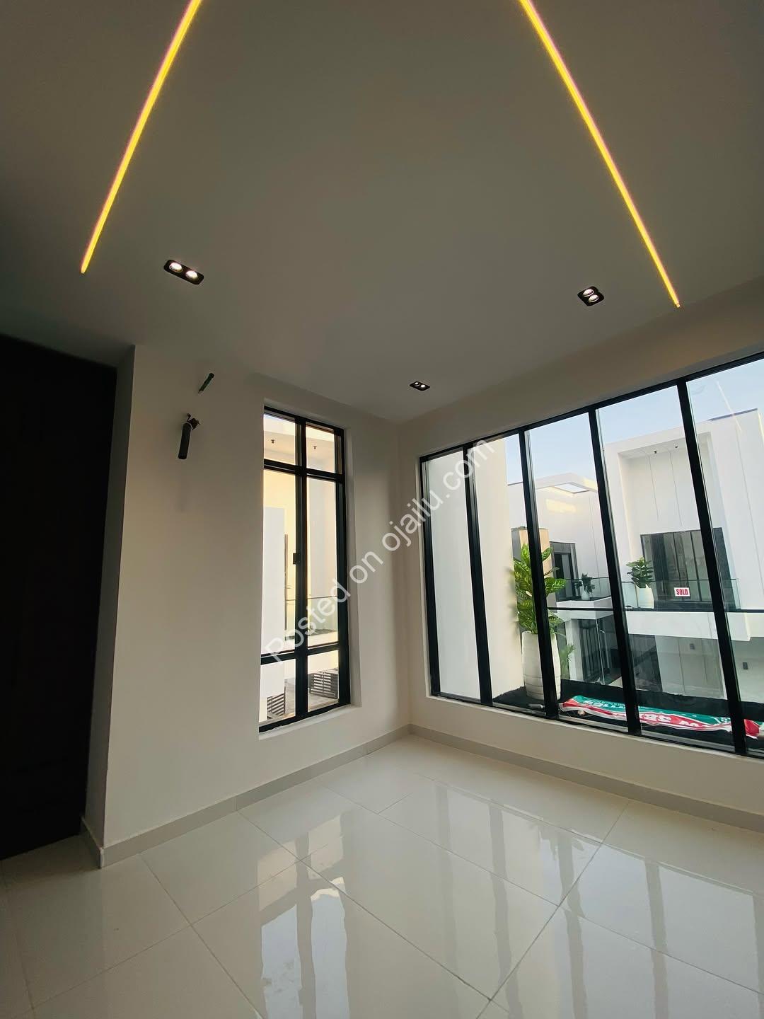 Elegant 5-Bedroom Haven in Prestigious Chevron