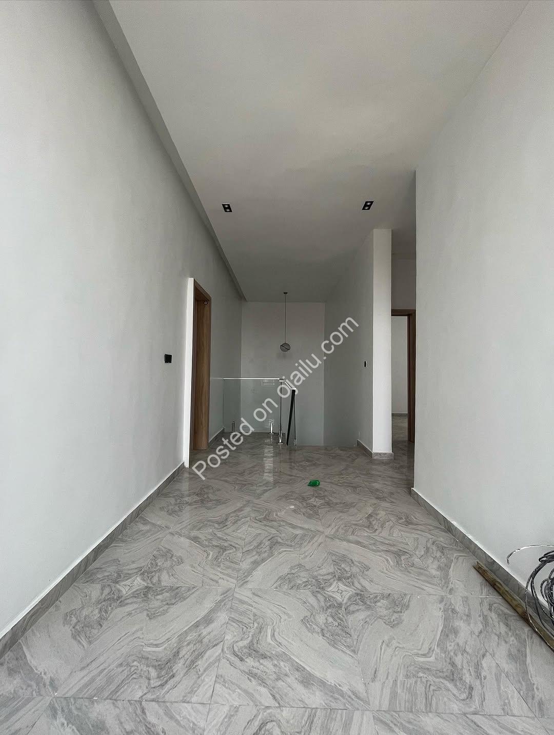 Chevron’s Crown Jewel: 4-Bed Ensuite Haven