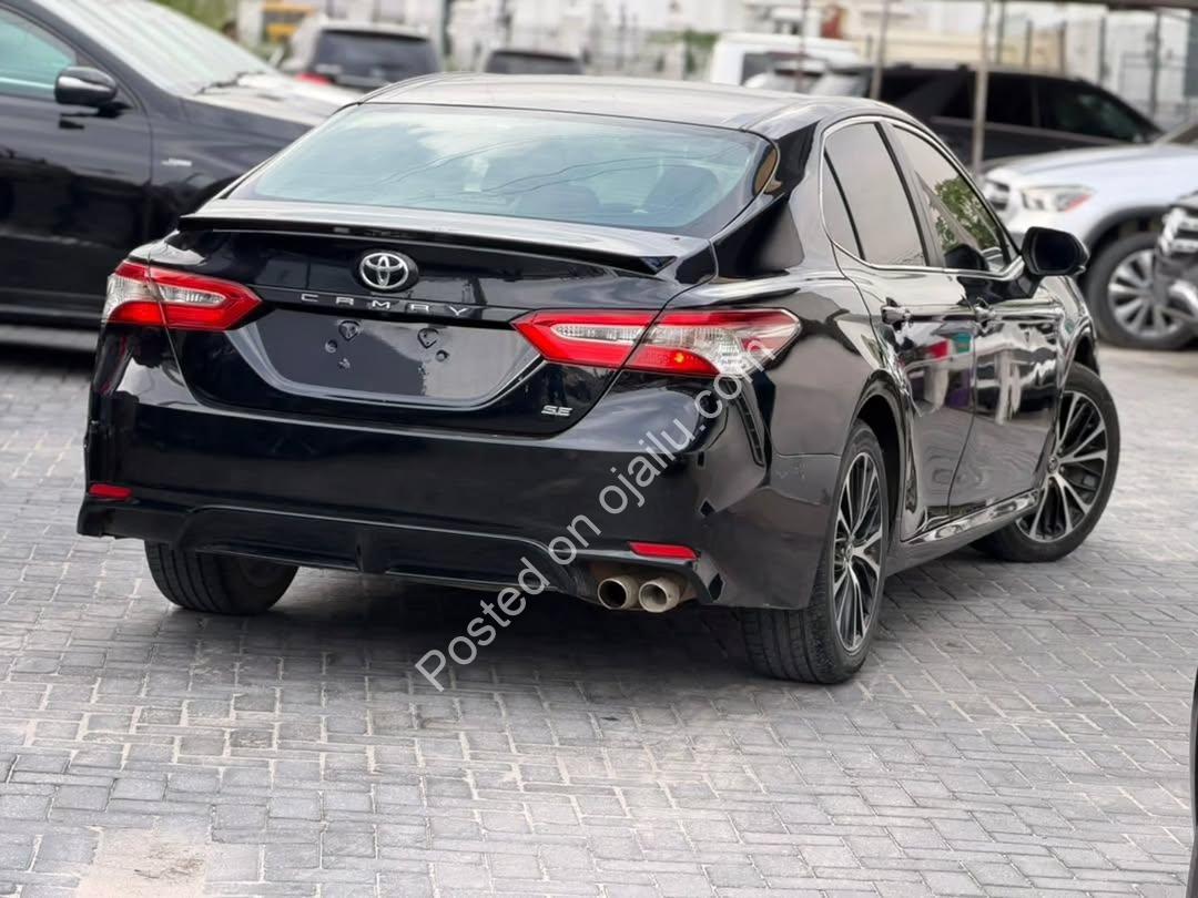 “Spotless 2018 Toyota Camry Sport – Own the Cleanest Ride in Lekki!”