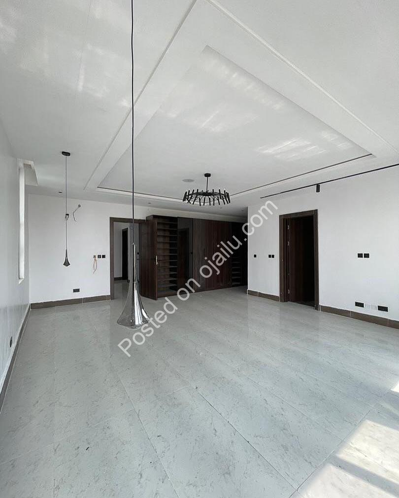 Lekki Phase 1: Your 5-Bedroom Serene Family Sanctuary