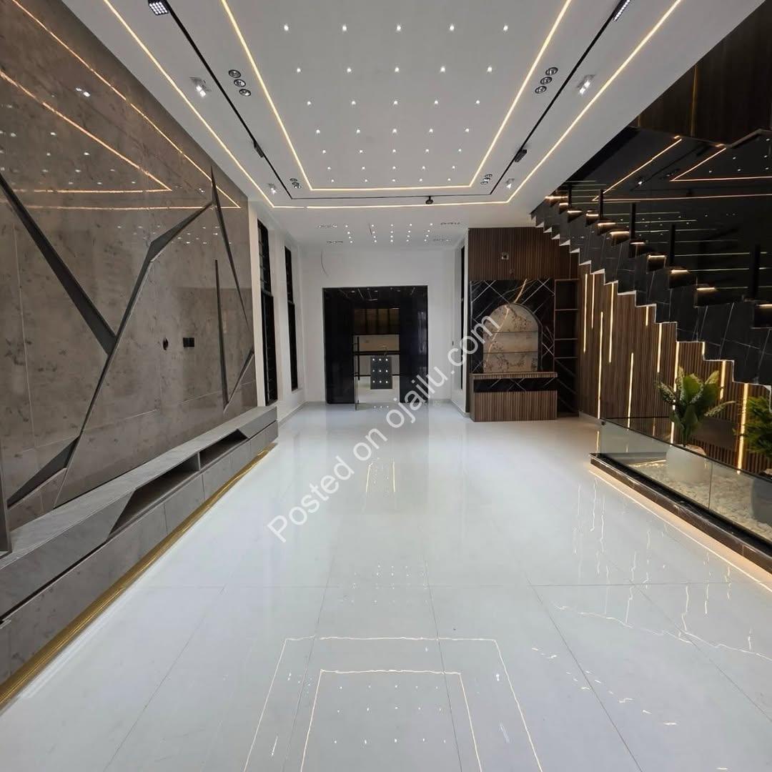 Luxury 5-Bed Duplex with Pool in Lekki