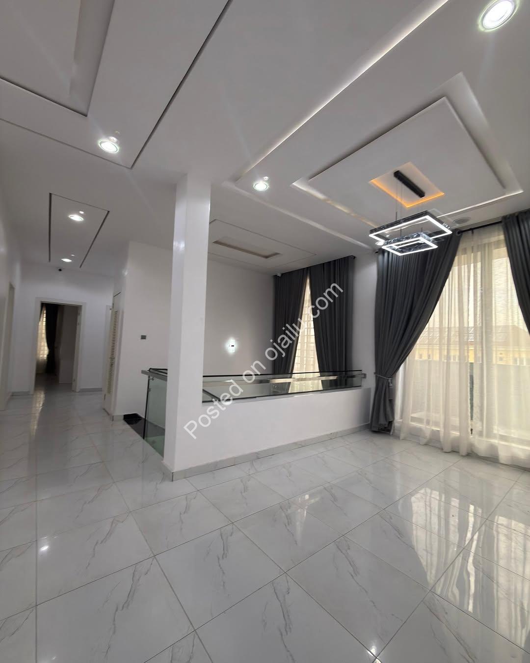 Sangotedo Sanctuary: Brand New 5-Bed Duplex with Resort-Style Pool