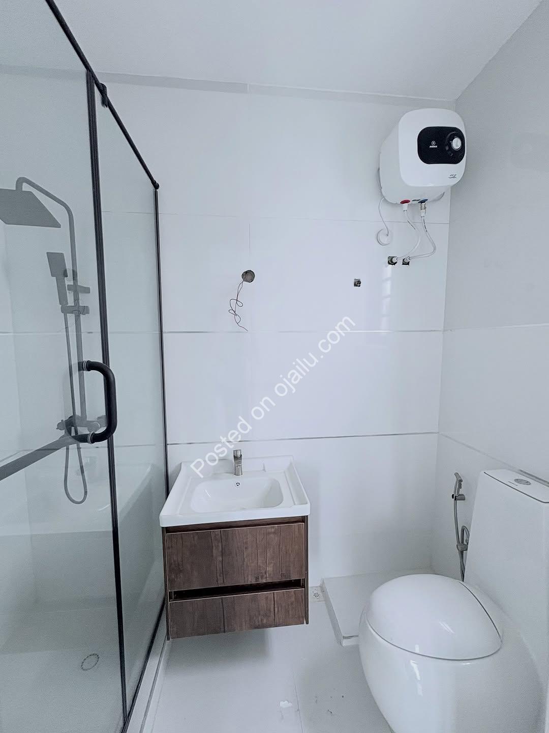 Cinema & Pool: Your 6-Bed Ajah Dream Home