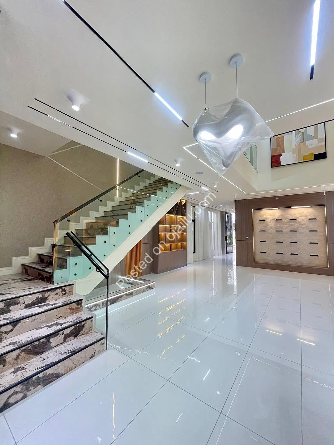 Orchid’s Finest: 5-Bedroom Estate with Pool & BQ