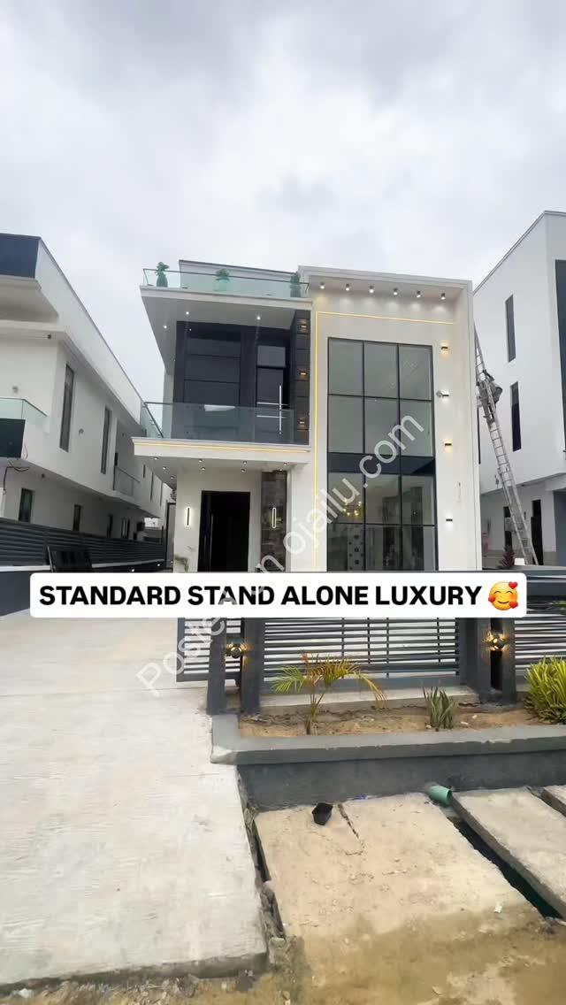 Lekki’s Ultimate 5-Bedroom Haven: Pool, BQ & Move-In Ready