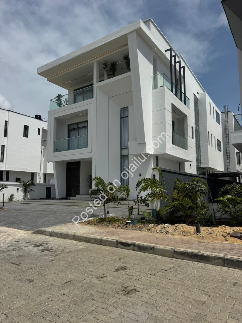 Ikate’s Ultimate 5-Bed Estate: Pool, Elevator & Total Luxury