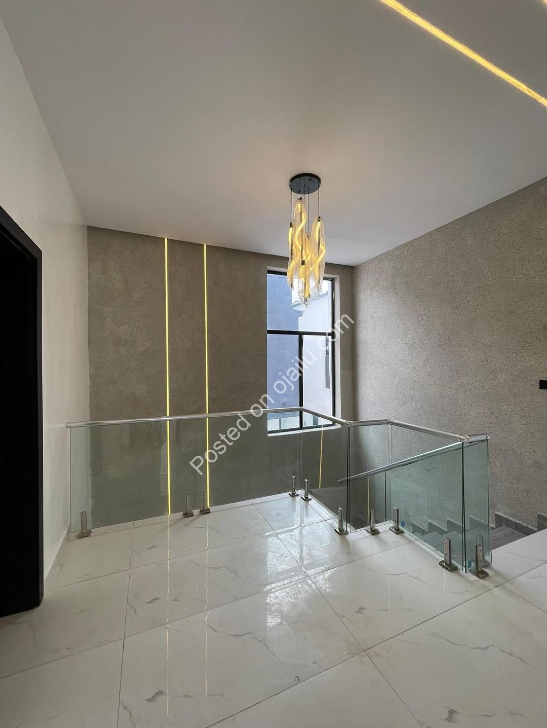 Stunning 5-Bedroom Duplex with Pool in Lekki