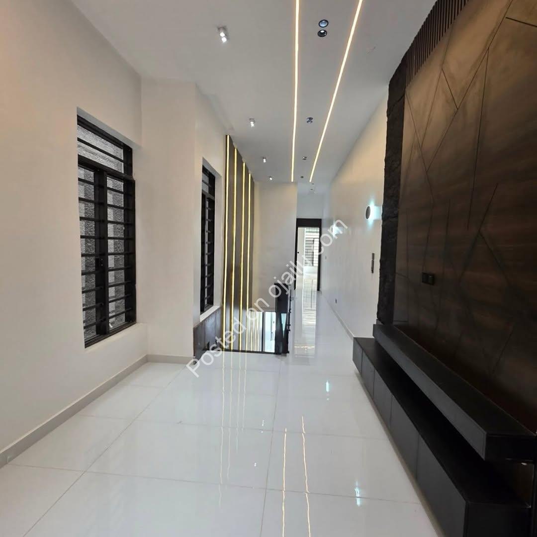 Luxury 5-Bed Duplex with Pool in Lekki