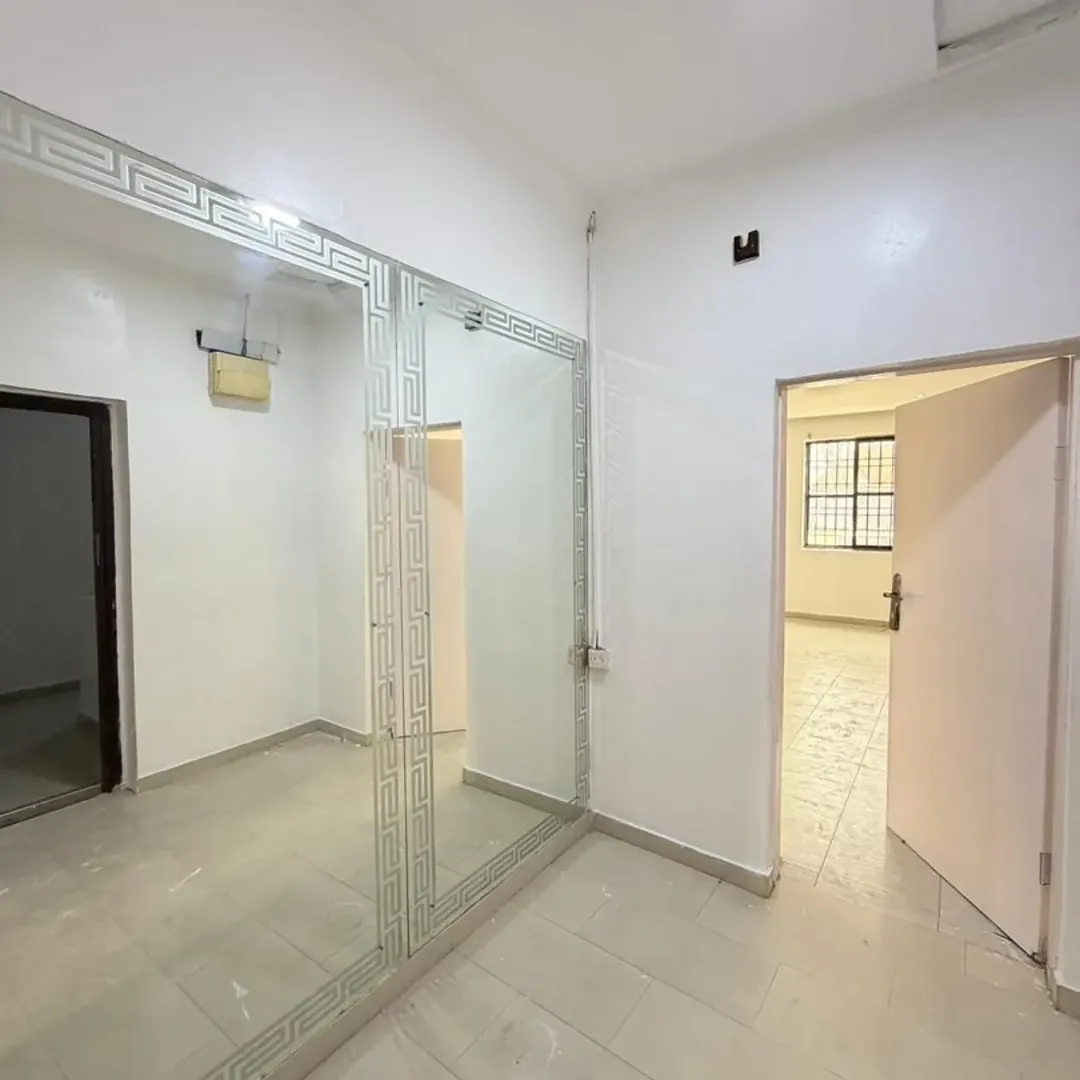 Elegant 4-Bedroom Haven with BQ in Lekki Phase 1