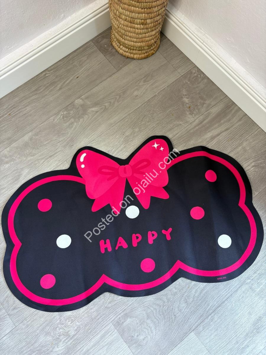 Cute Bow Doormat: Welcome in Style!