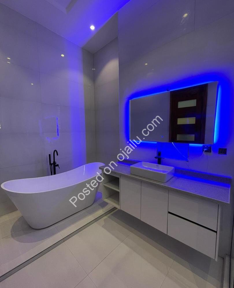 5-Bedroom Oasis with Pool in Lekki