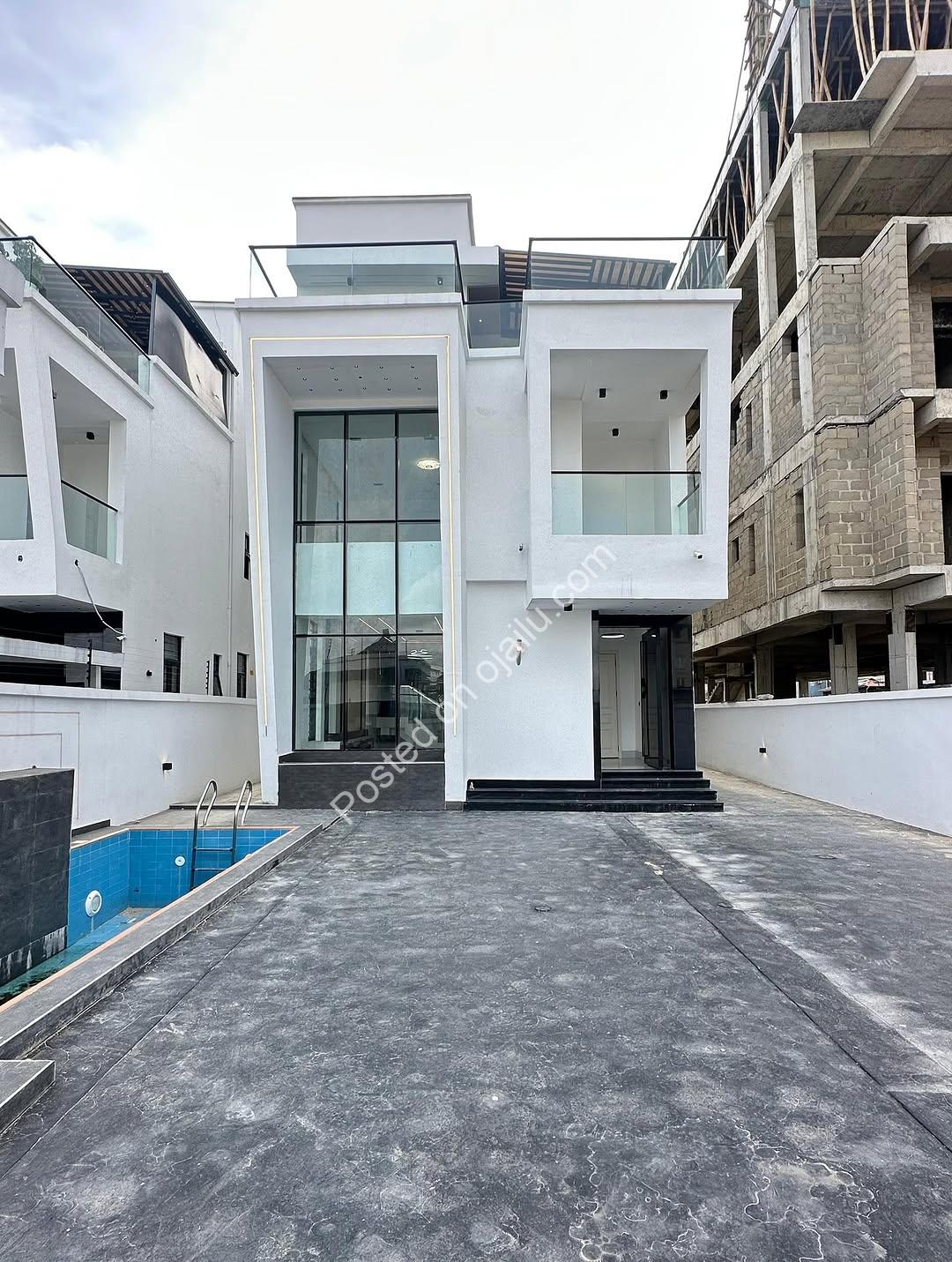 Lekki’s Ultimate 5-Bedroom Estate Oasis