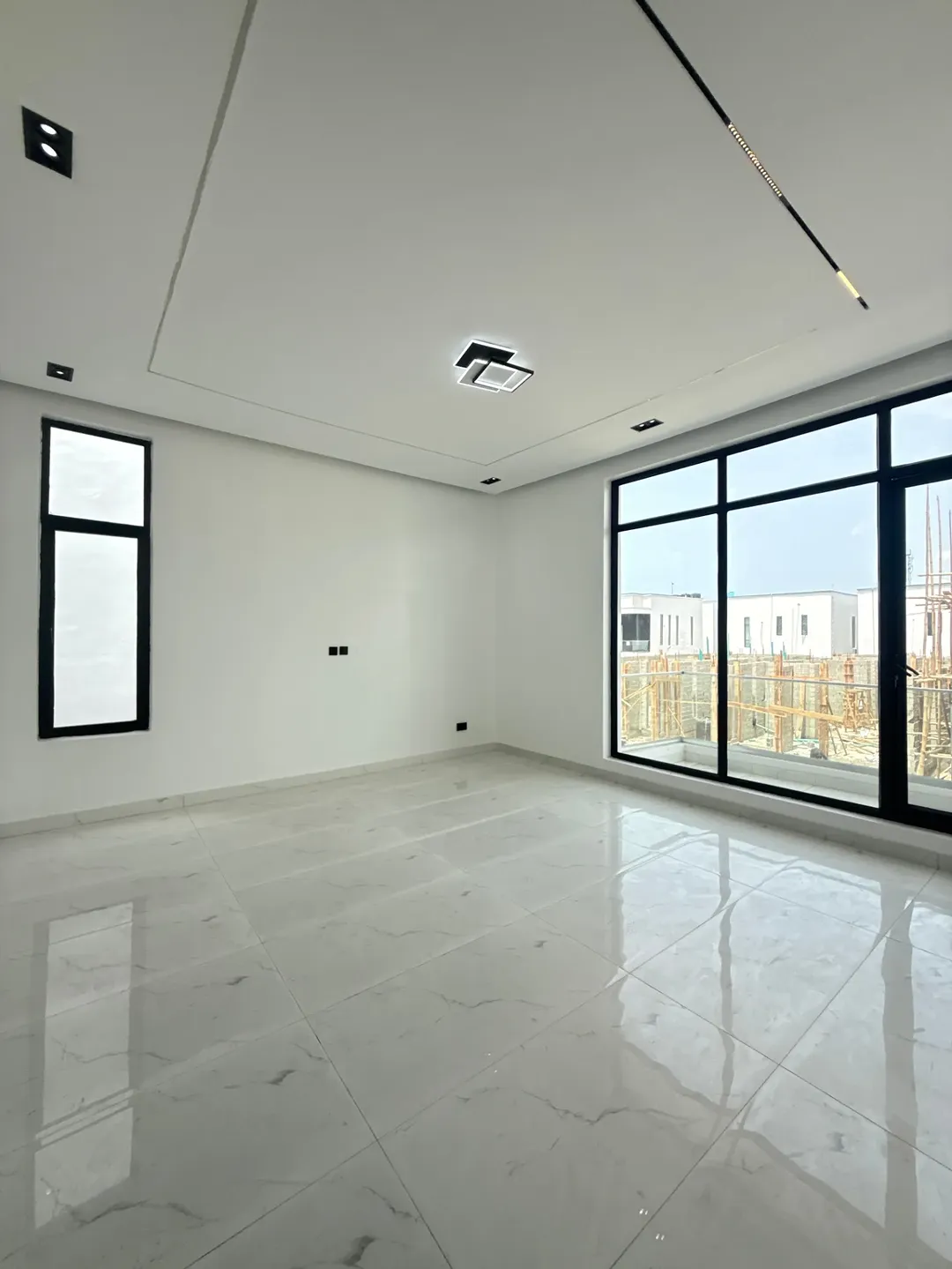 Lagos Luxury: 5-Bed Poolside Estate in Chevron