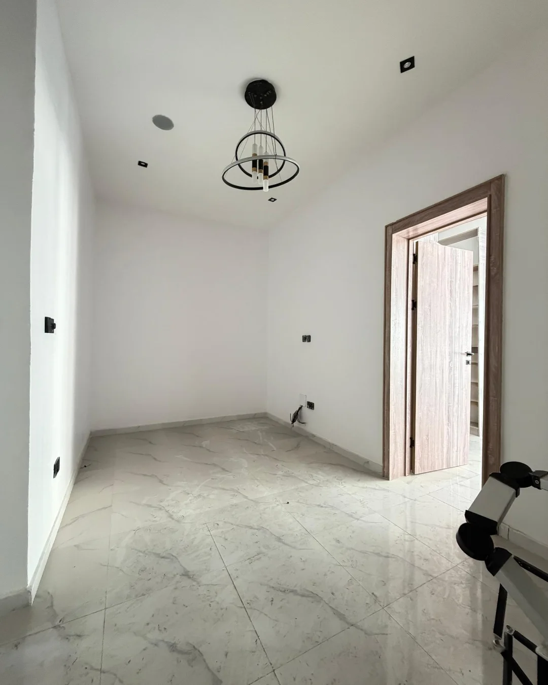 Dream Family Haven: 4BR Terrace Duplex in Prime Ikota
