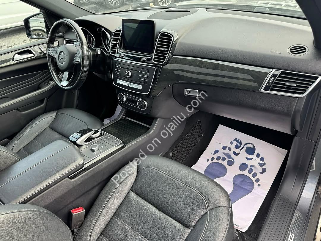 2017 GLE 43 AMG: Luxury Power & Massage Seats