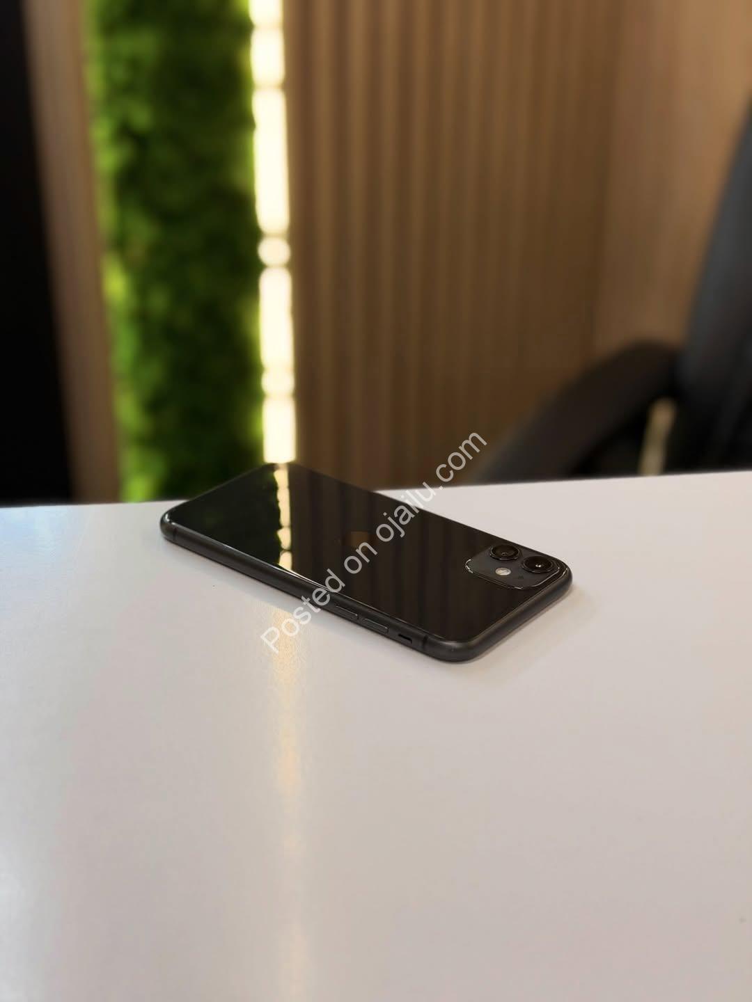 Unlock Your Dream iPhone 11: 64GB, 86% Battery, Like New!