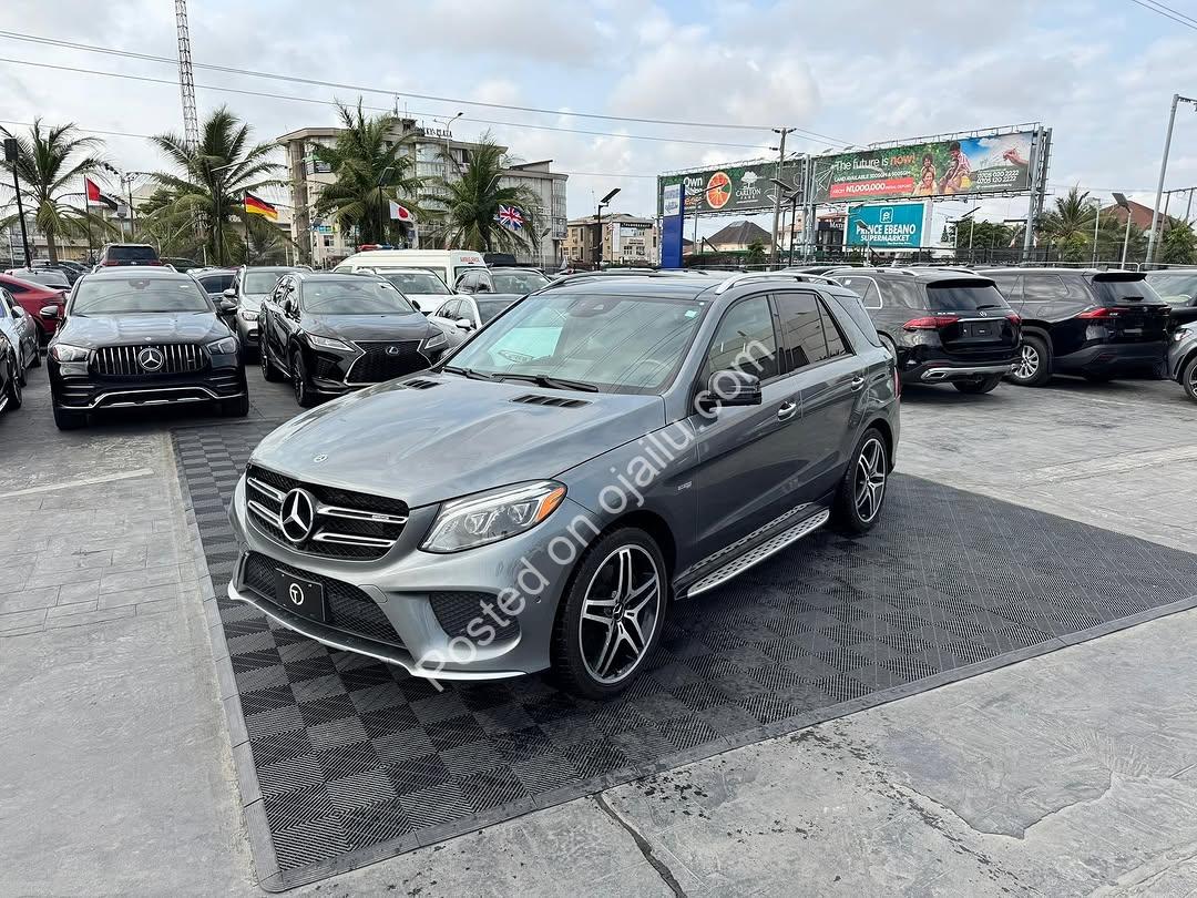2017 GLE 43 AMG: Luxury Power & Massage Seats