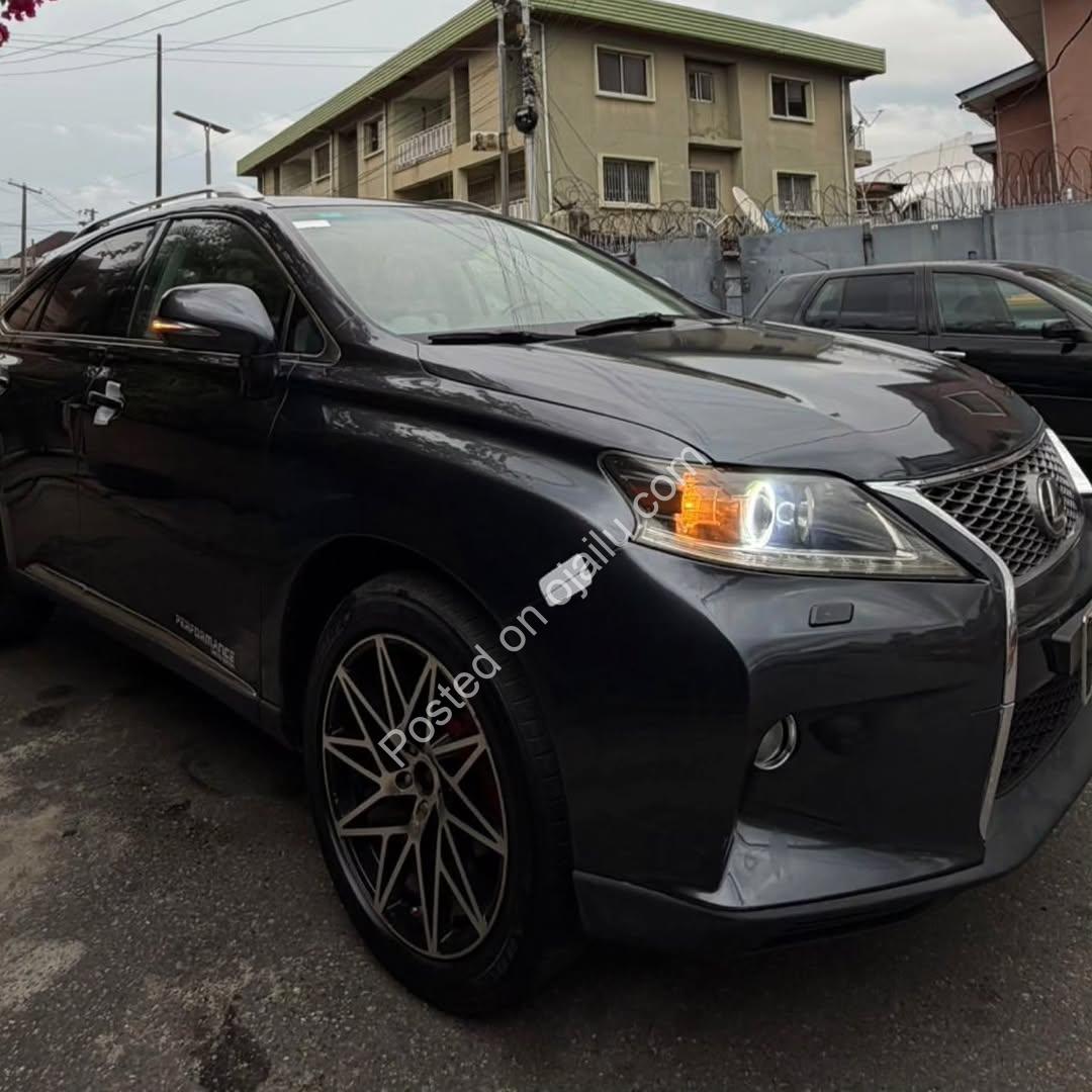 “Pristine 2011 Lexus RX350: Unmatched Luxury, Unbeatable Value”