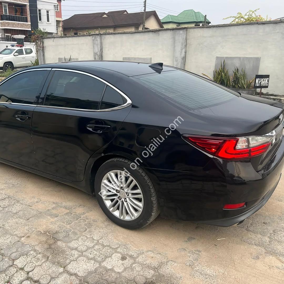 Lexus ES350 2017: Open-Roof Luxury, Now Yours in Lagos