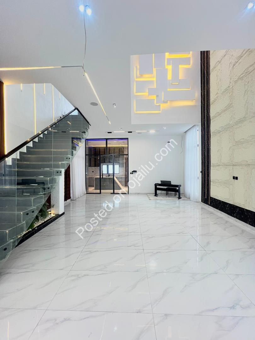 Lekki’s Ultimate Family Sanctuary with Private Pool