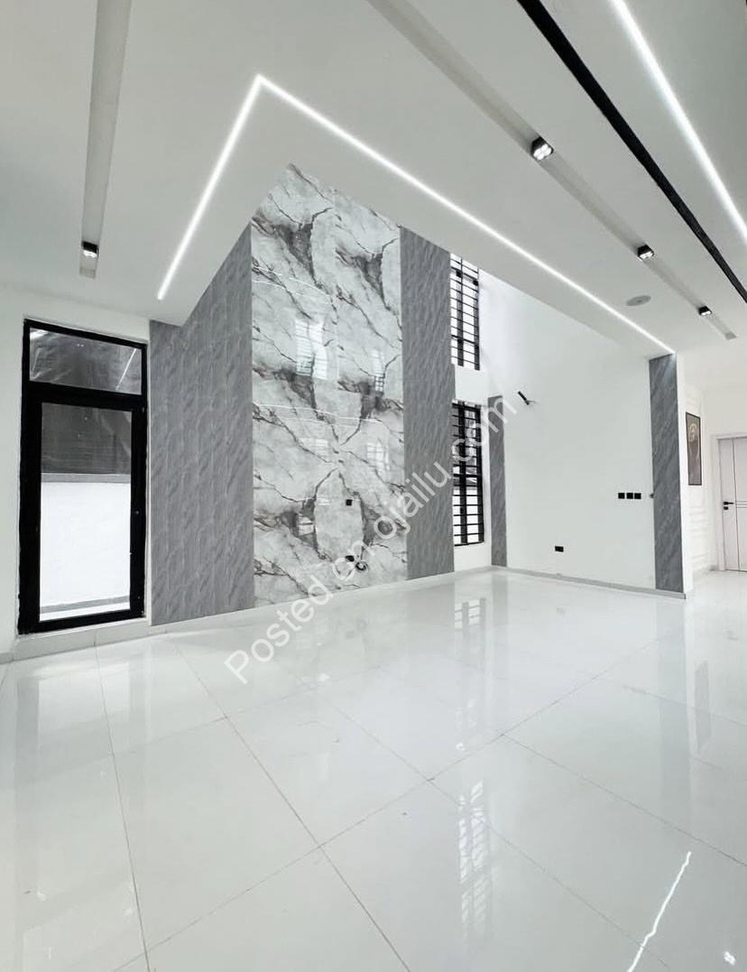 Lekki’s Ultimate 5-Bedroom Duplex with Pool