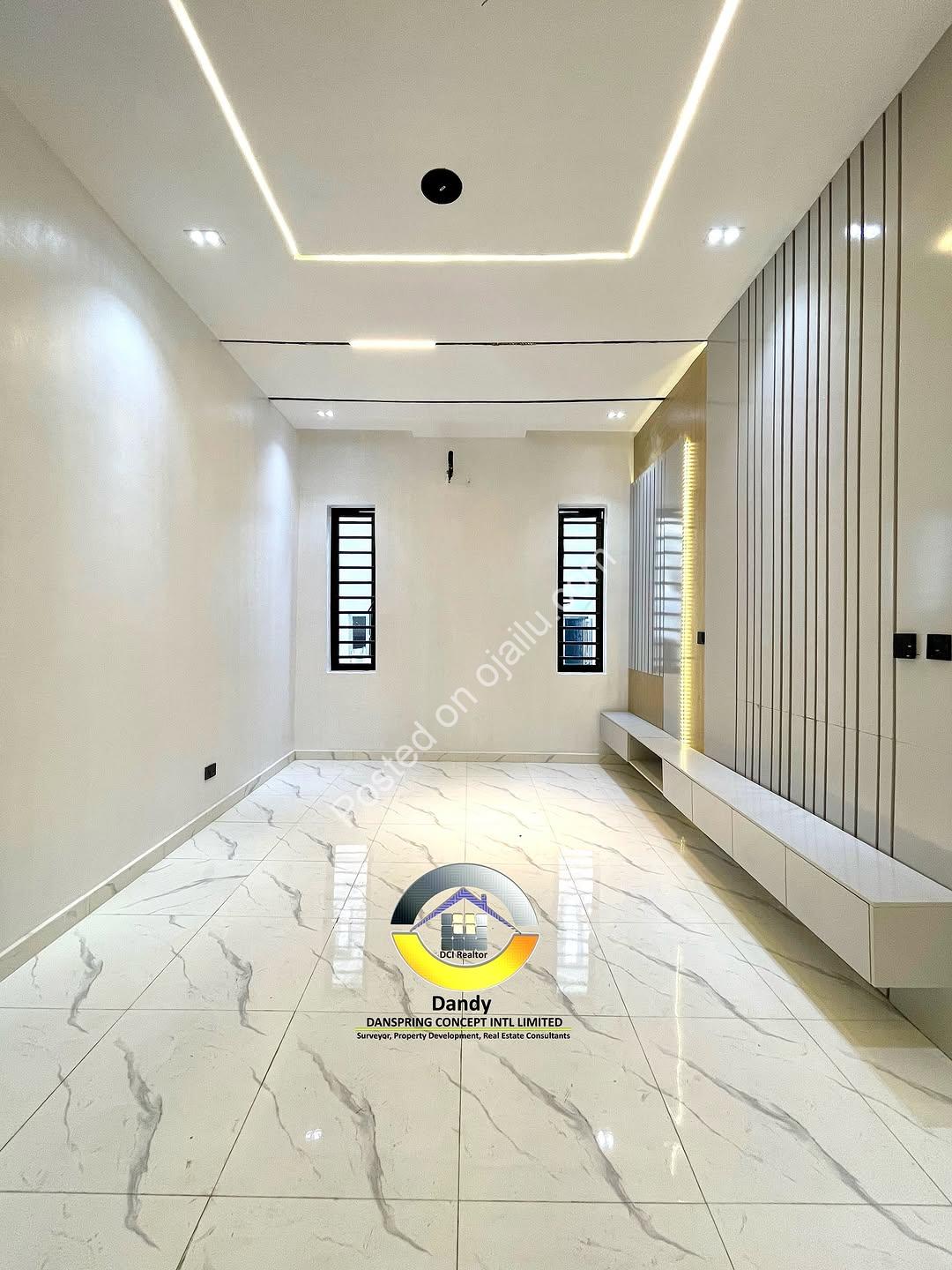 Opulent 5-Bed Haven with Pool in Lekki