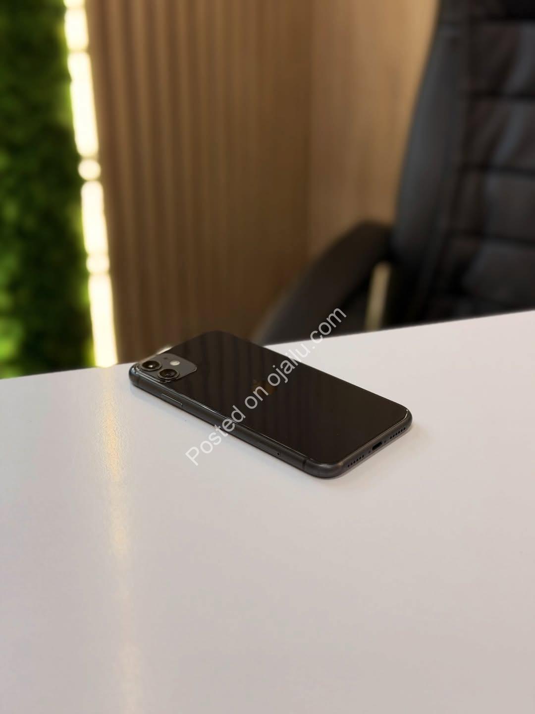 Unlock Your Dream iPhone 11: 64GB, 86% Battery, Like New!