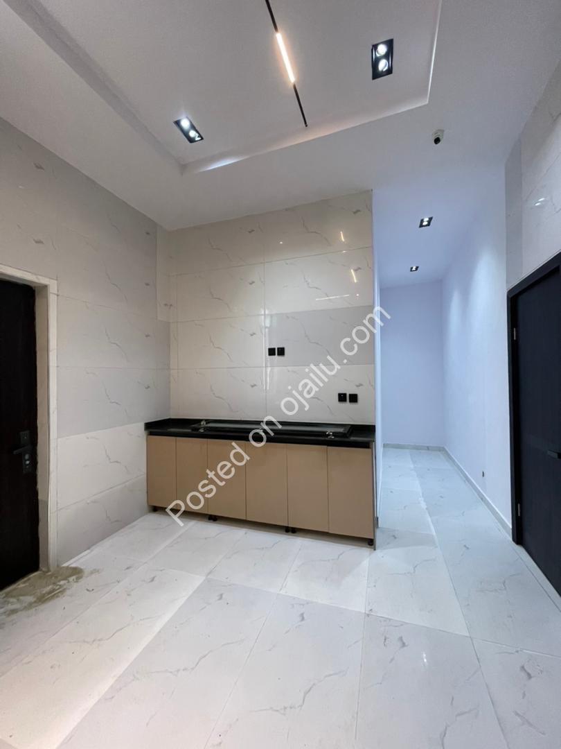 Chevron’s Finest: Your Private Poolside Sanctuary Awaits