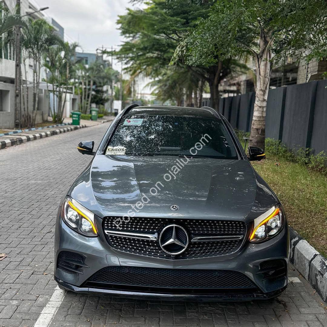 2016 Mercedes CLA 250 4MATIC: Luxury & Power