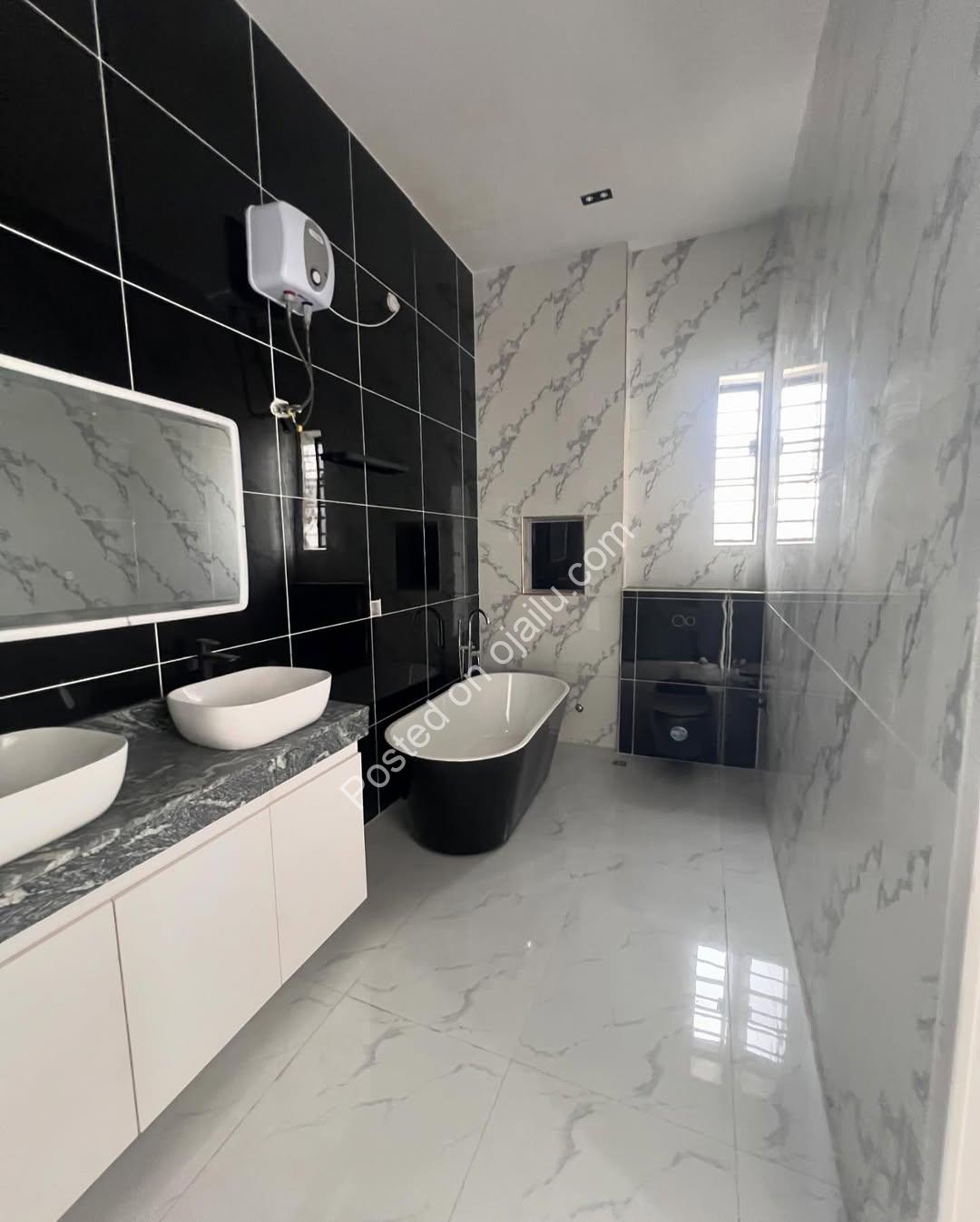 Spacious 5-Bedroom Duplex with Pool in Prime Ikota