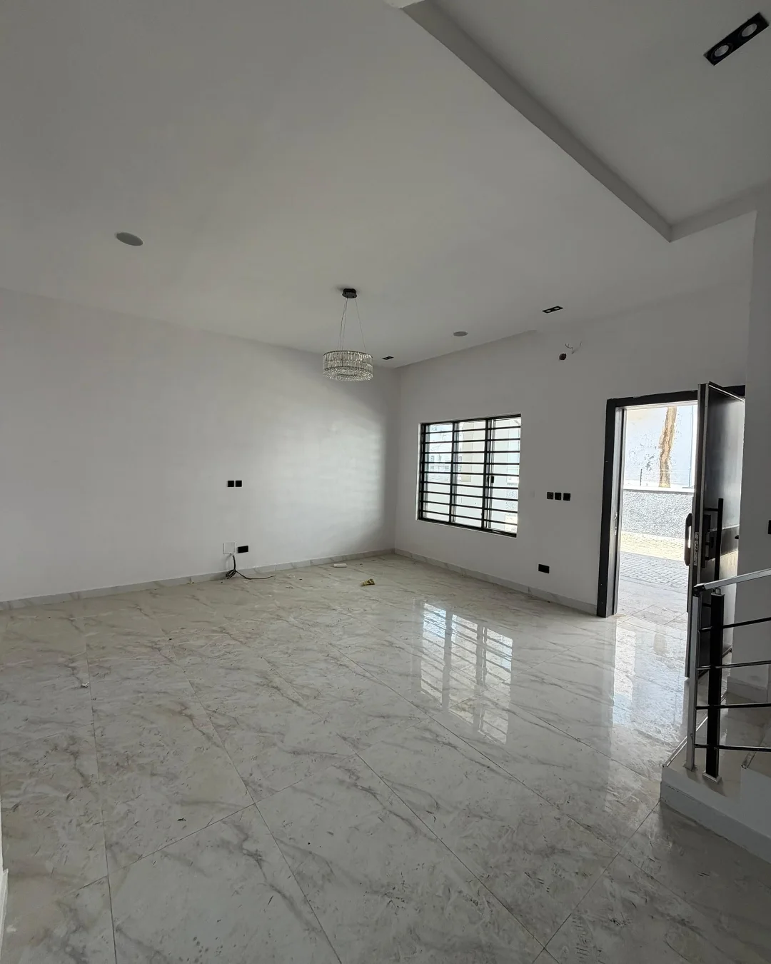 Dream Family Haven: 4BR Terrace Duplex in Prime Ikota