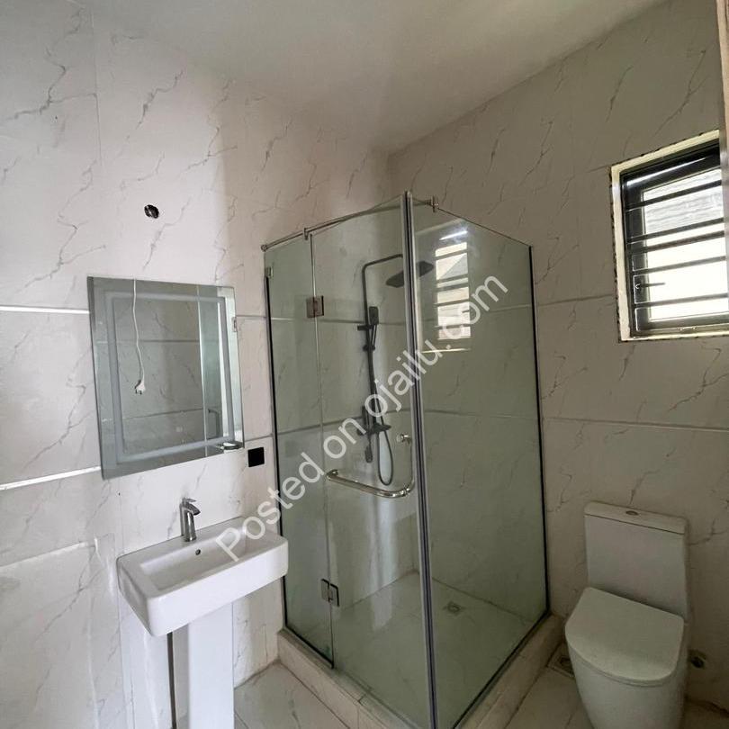 Exquisite 4-Bedroom Duplex in Prime Lekki