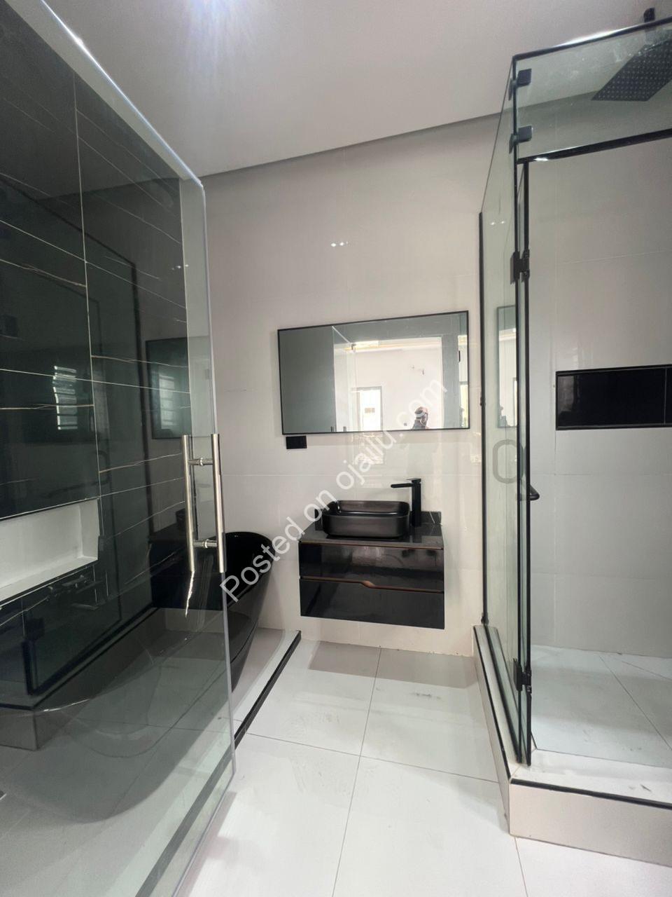 Sleek 4-Bed Ensuite Haven in Prime Lekki