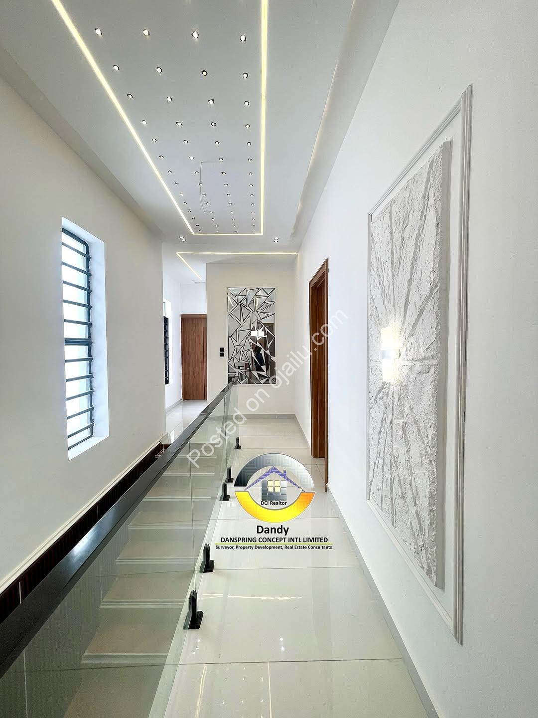 Opulent 5-Bedroom Estate with Resort-Style Pool in Lekki