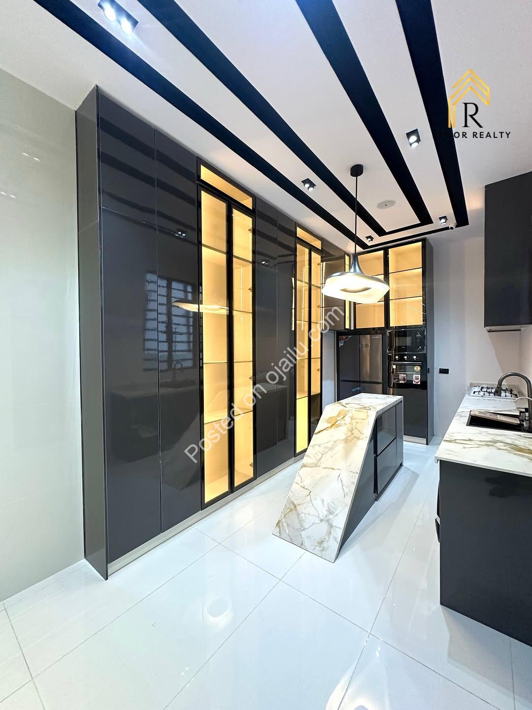 Sleek 5-Bedroom Haven with Resort-Style Pool in Ikota