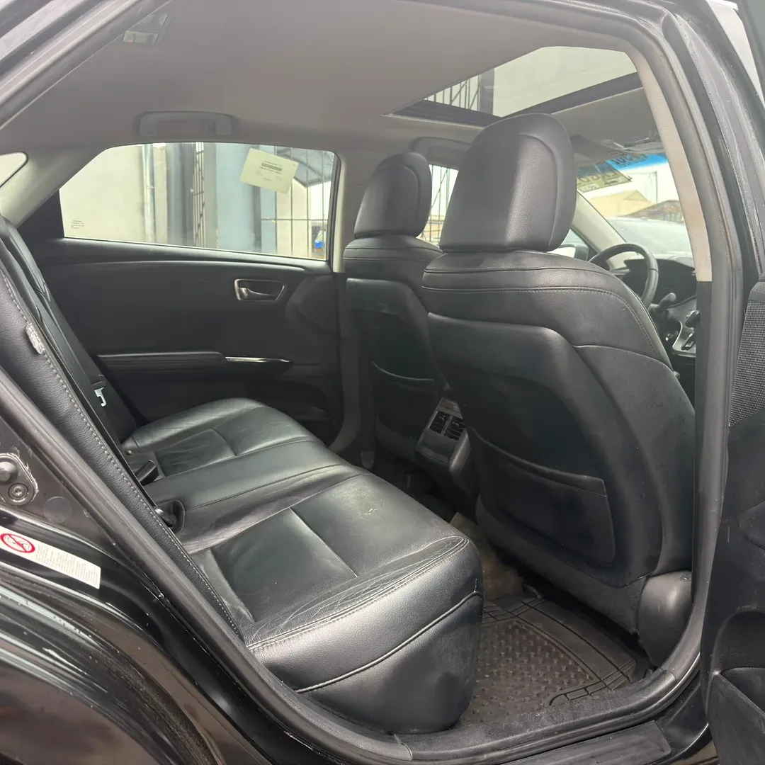 Luxury 2014 Avalon: Fully Loaded & Accident-Free