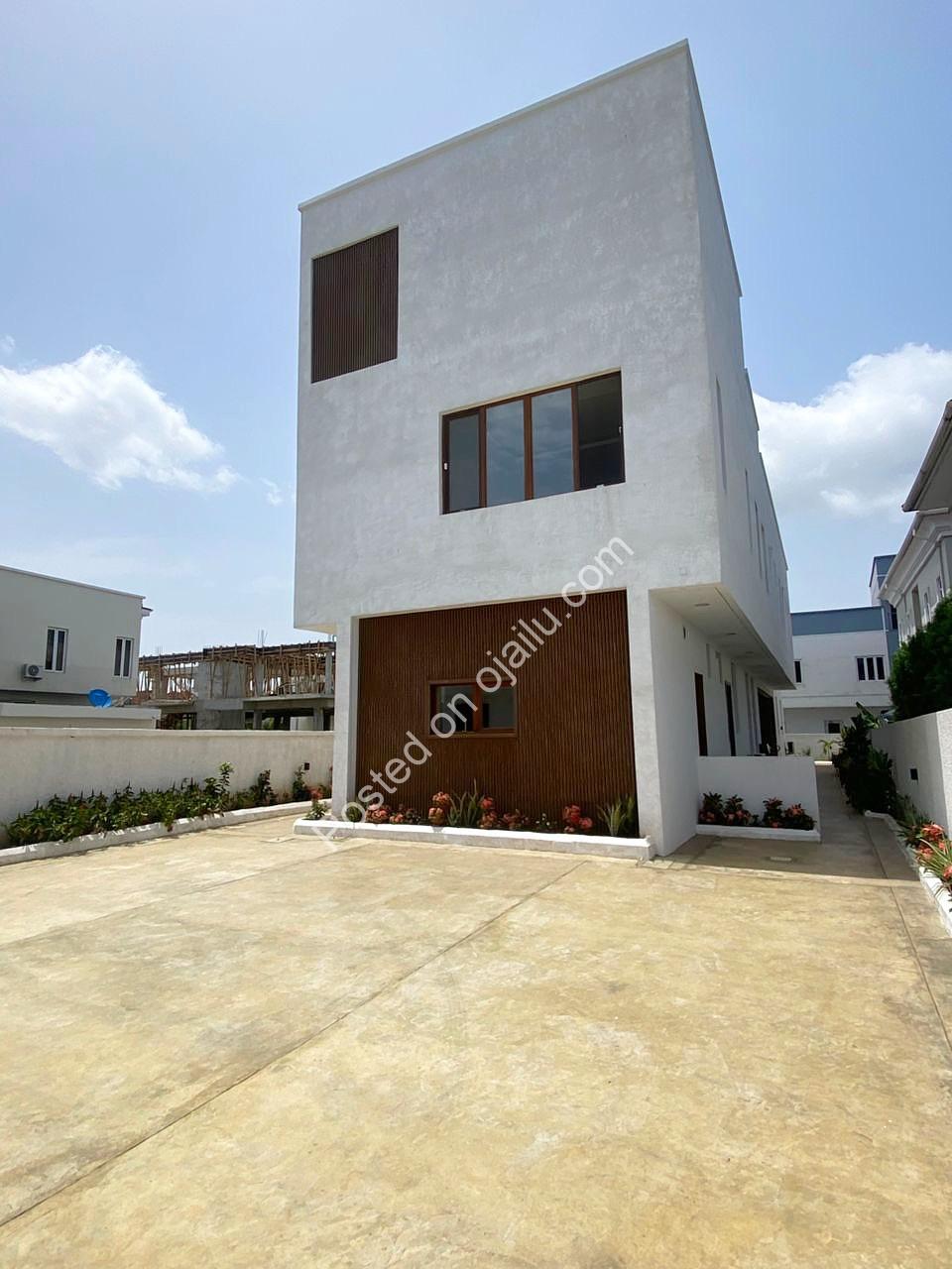 Lagos Opulence: 4BR Poolside Estate with Cinema