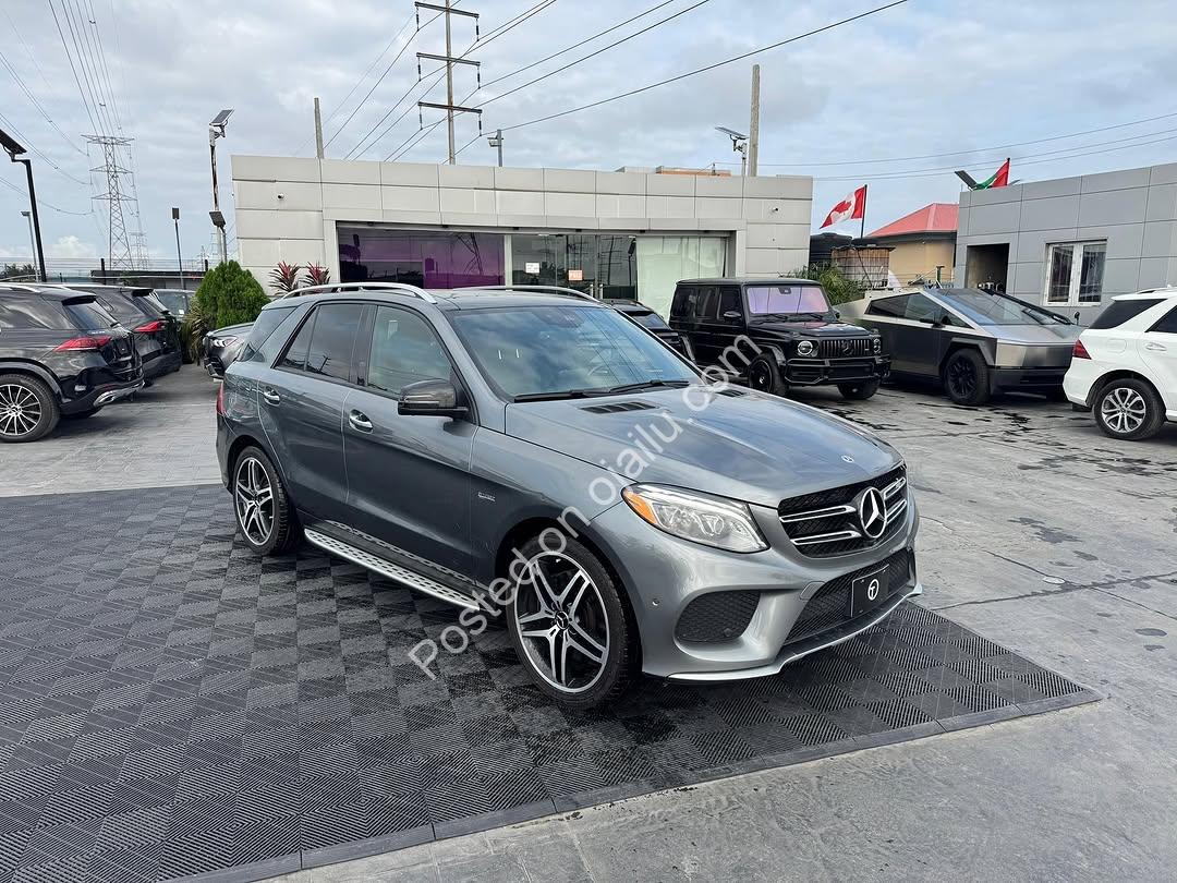 2017 GLE 43 AMG: Luxury Power & Massage Seats