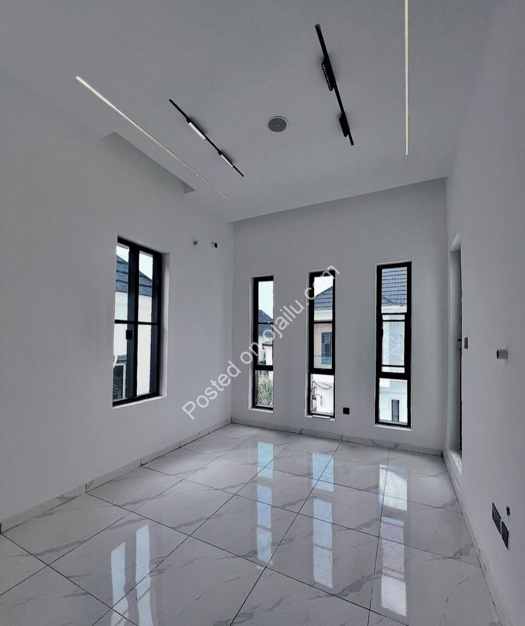 Chevron’s Finest: 5-Bedroom Haven with BQ