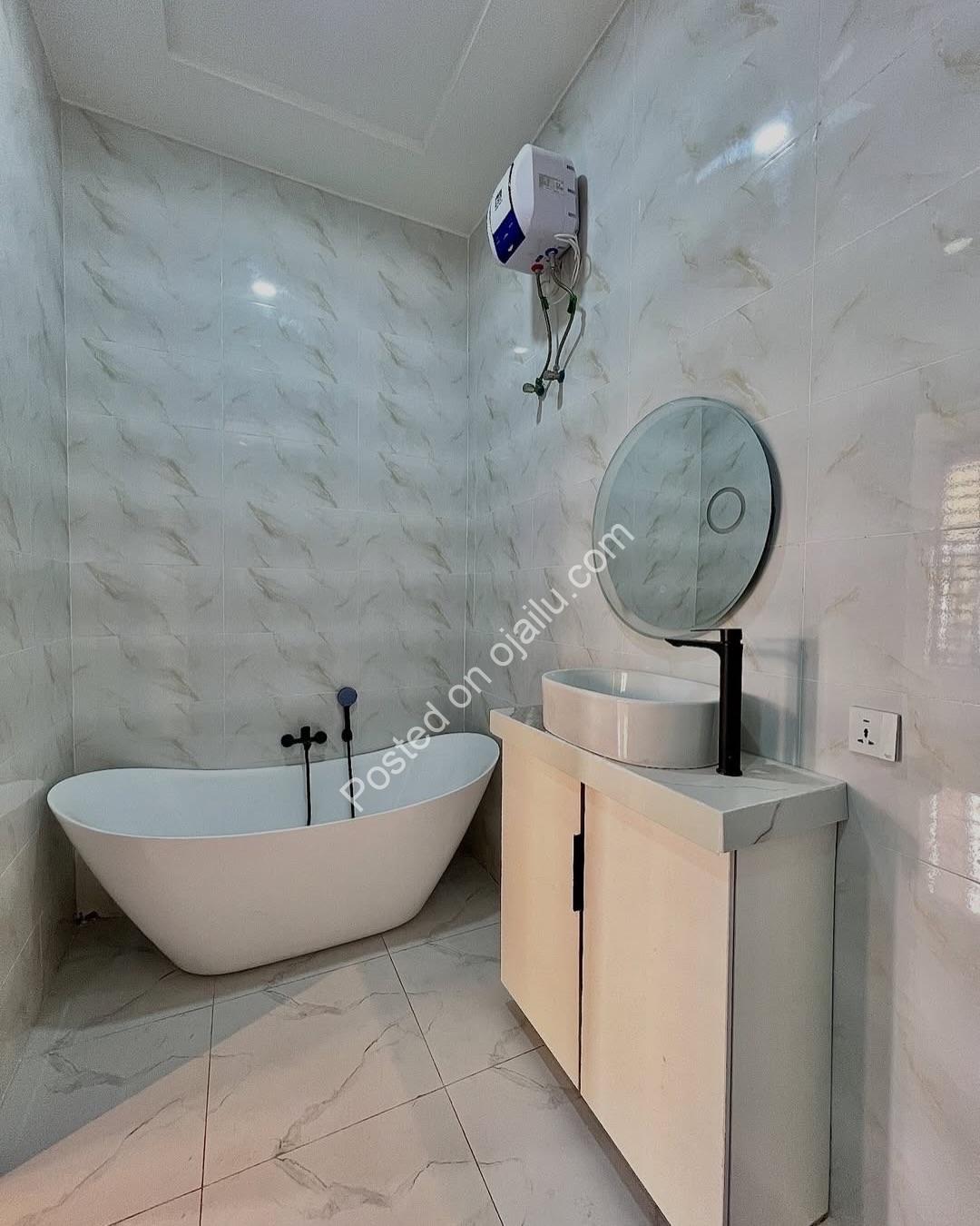 Sophisticated 4-Bed Semi-Detached in Chevron