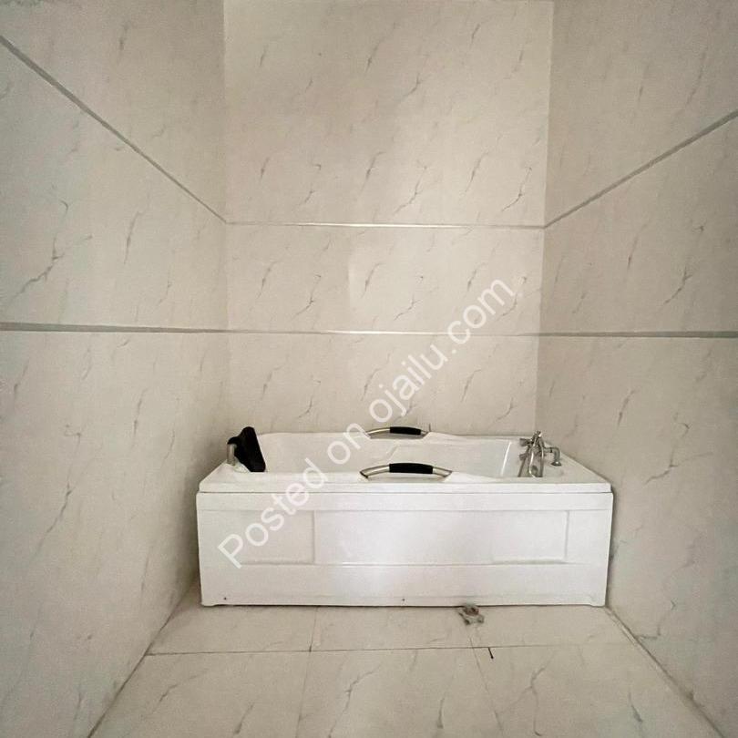 Exquisite 4-Bedroom Duplex in Prime Lekki