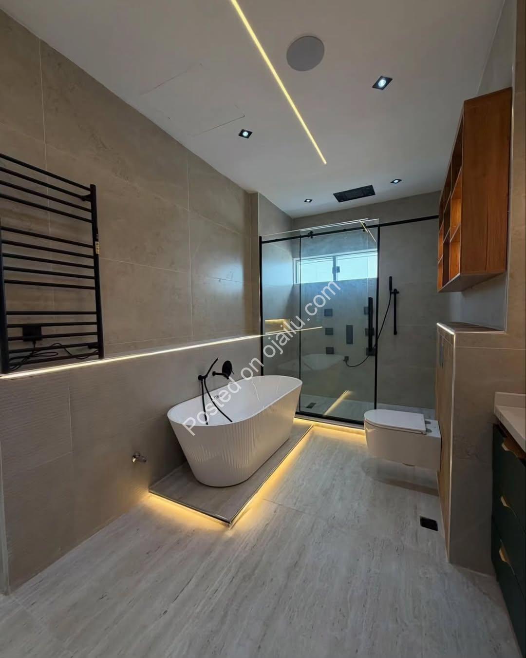 5-Bed Smart Duplex: Cinema, Pool & Elevator