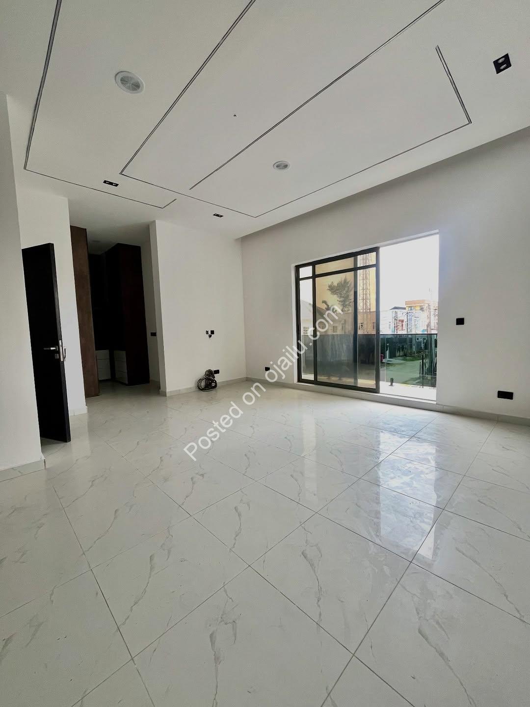 Lekki’s Ultimate 4-Bedroom Duplex with BQ