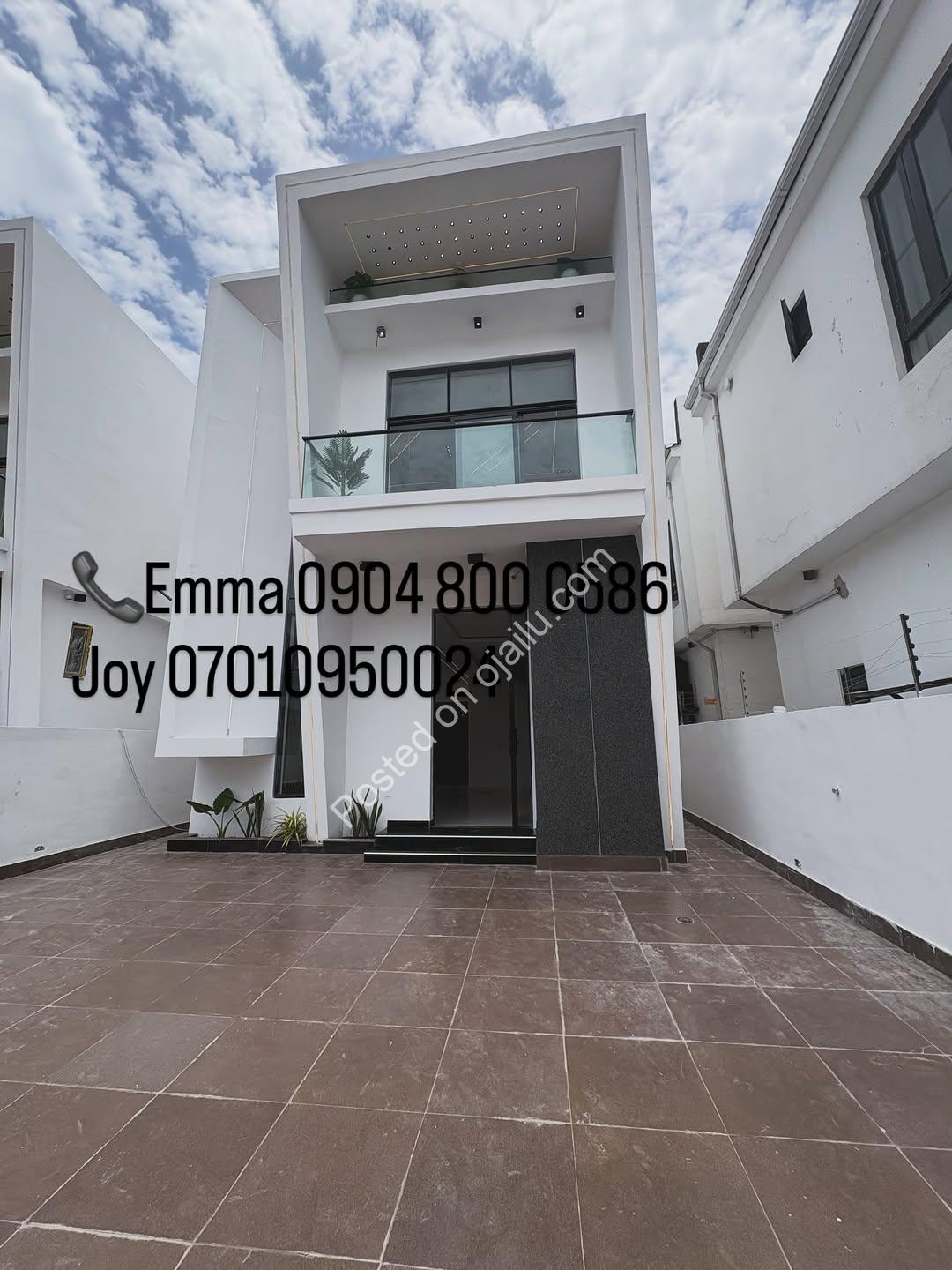 Dream Home Oasis: 4BR Duplex with Pool & BQ